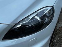 Gebraucht Volvo V40 R-Design 190 PS (139 kW) 2015 Weiß Limousine