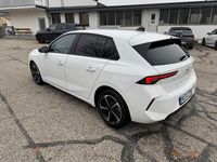 Neu Opel Astra Enjoy 131 PS (96 kW) 2025 Lack weiss banquise/typ aussen Limousine