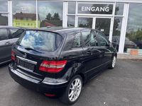 Gebraucht Mercedes B160 95 PS (69 kW) 2010 Kosmosschwarz metallic Van / Kleinbus