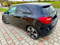 Gebraucht Mercedes A180 122 PS (89 kW) 2014 Schwarz Limousine