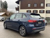 Gebraucht Mercedes B180 Style 136 PS (100 kW) 2021 Denimblau  metalliclack Van / Kleinbus