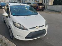 Gebraucht Ford Fiesta 97 PS (71 kW) 2009 Weiß Kleinwagen