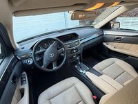 Gebraucht Mercedes E250 Avantgarde 204 PS (150 kW) 2009 Violet Limousine