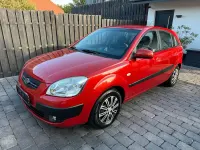 Gebraucht Kia Rio 111 PS (81 kW) 2005 Orange Limousine