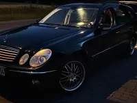 Gebraucht Mercedes E240 Elegance 177 PS (130 kW) 2004 Schwarz Kombi