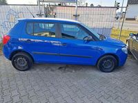 Gebraucht Skoda Fabia 60 PS (44 kW) 2010 Blau Limousine