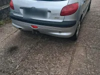 Gebraucht Peugeot 206 75 PS (55 kW) 2001 Silber Limousine