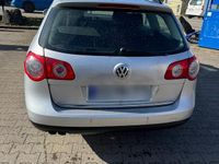 Gebraucht VW Passat 140 PS (102 kW) 2011 Silber Kombi