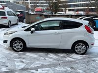 Gebraucht Ford Fiesta SYNC Edition 80 PS (58 kW) 2013 Frostweiß Kleinwagen