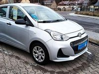 Gebraucht Hyundai i10 67 PS (49 kW) 2018 Grau (metallic) Kleinwagen