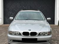 Gebraucht BMW 530 193 PS (141 kW) 2003 Silber Kombi
