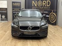 Gebraucht Volvo V60 Momentum 197 PS (144 kW) 2022 Pine grey metallic (metallic) Kombi