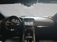 Gebraucht Jaguar F-Pace Portfolio 300 PS (220 kW) 2020 Santorini black SUV