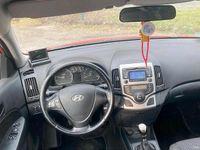 Gebraucht Hyundai i30 90 PS (66 kW) 2010 Rot Kombi
