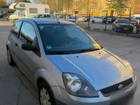 Gebraucht Ford Fiesta 60 PS (44 kW) 2006 Silber Kleinwagen
