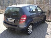 Gebraucht Mercedes 200 136 PS (100 kW) 2004 Blau Limousine