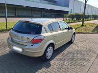 Gebraucht Opel Astra 105 PS (77 kW) 2004 Gold Limousine