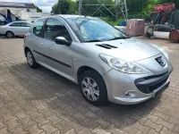 Gebraucht Peugeot 206 60 PS (44 kW) 2009 Silber Limousine
