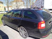 Usado Skoda Octavia Style 152 HP (111 kW) 2012 Preto Carrinha