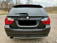 Gebraucht BMW 320 177 PS (130 kW) 2007 Schwarz Kombi