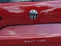 Gebraucht VW Multivan Life 150 PS (110 kW) 2024 Rot Van