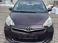 Gebraucht Toyota Verso-S 99 PS (72 kW) 2011 Violet Van / Kleinbus