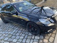 Gebraucht Mercedes E250 Avantgarde 204 PS (150 kW) 2010 Schwarz Kombi