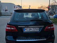 Gebraucht Mercedes ML350 258 PS (189 kW) 2013 Blau SUV