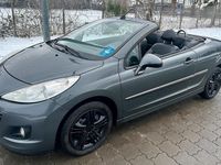 Gebraucht Peugeot 207 CC 120 PS (88 kW) 2012 Grau Cabrio