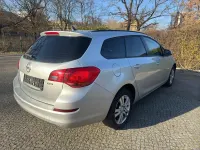 Gebraucht Opel Astra 110 PS (80 kW) 2011 Grau Kombi