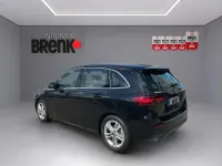 Gebraucht Mercedes B180 136 PS (100 kW) 2024 Nachtschwarz  unilack Kleinwagen