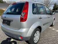Gebraucht Ford Fiesta 61 PS (44 kW) 2006 Silber metallic Kleinwagen