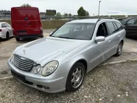 Usado Mercedes E220 150 CV (110 kW) 2006 Plateado Familiar