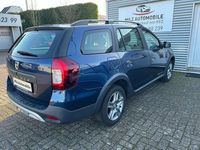Gebraucht Dacia Logan Stepway 90 PS (66 kW) 2018 Blau cosmos Kombi