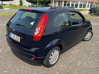 Gebraucht Ford Fiesta 60 PS (44 kW) 2006 Blau Kleinwagen