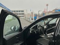 Gebraucht BMW 320 177 PS (130 kW) 2009 Schwarz Limousine