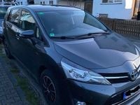 Gebraucht Toyota Verso Skyview Edition 147 PS (108 kW) 2014 Grau Van / Kleinbus