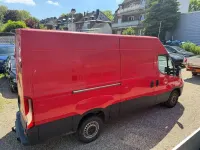 Gebraucht Iveco Daily 126 PS (92 kW) 2016 Rot Van / Kleinbus