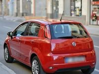 Gebraucht Fiat Punto 70 PS (51 kW) 2012 Rot Kleinwagen