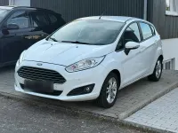 Usata Ford Fiesta 101 CV (74 kW) 2015 Bianco Utilitaria