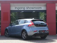 Gebraucht Volvo V40 154 PS (113 kW) 2017 Blau Limousine