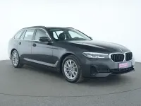 Gebraucht BMW 520 Sport Line 190 PS (139 kW) 2023 Schwarz Limousine