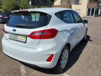 Gebraucht Ford Fiesta Titanium 101 PS (74 kW) 2019 Frostweiß Kleinwagen