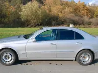 Używany Mercedes E240 177 KM (130 kW) 2003 Srebrny Sedan/Limuzyna
