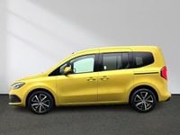 Gebraucht Mercedes T180 Progressive 116 PS (85 kW) 2023 Gelb Van / Kleinbus