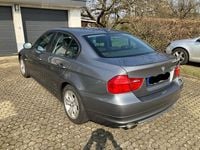 Gebraucht BMW 320 Exclusive 184 PS (135 kW) 2010 Grau Limousine