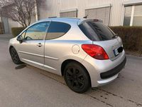 Gebraucht Peugeot 207 120 PS (88 kW) 2008 Silber Kleinwagen