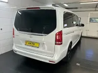 Gebraucht Mercedes V300 Avantgarde Edition 237 PS (174 kW) 2023 Weiß Van / Kleinbus