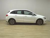 Gebraucht Mercedes B200 150 PS (110 kW) 2019 Weiss Kleinwagen
