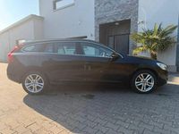 Gebraucht Volvo V60 Momentum 163 PS (119 kW) 2012 Schwarz Kombi